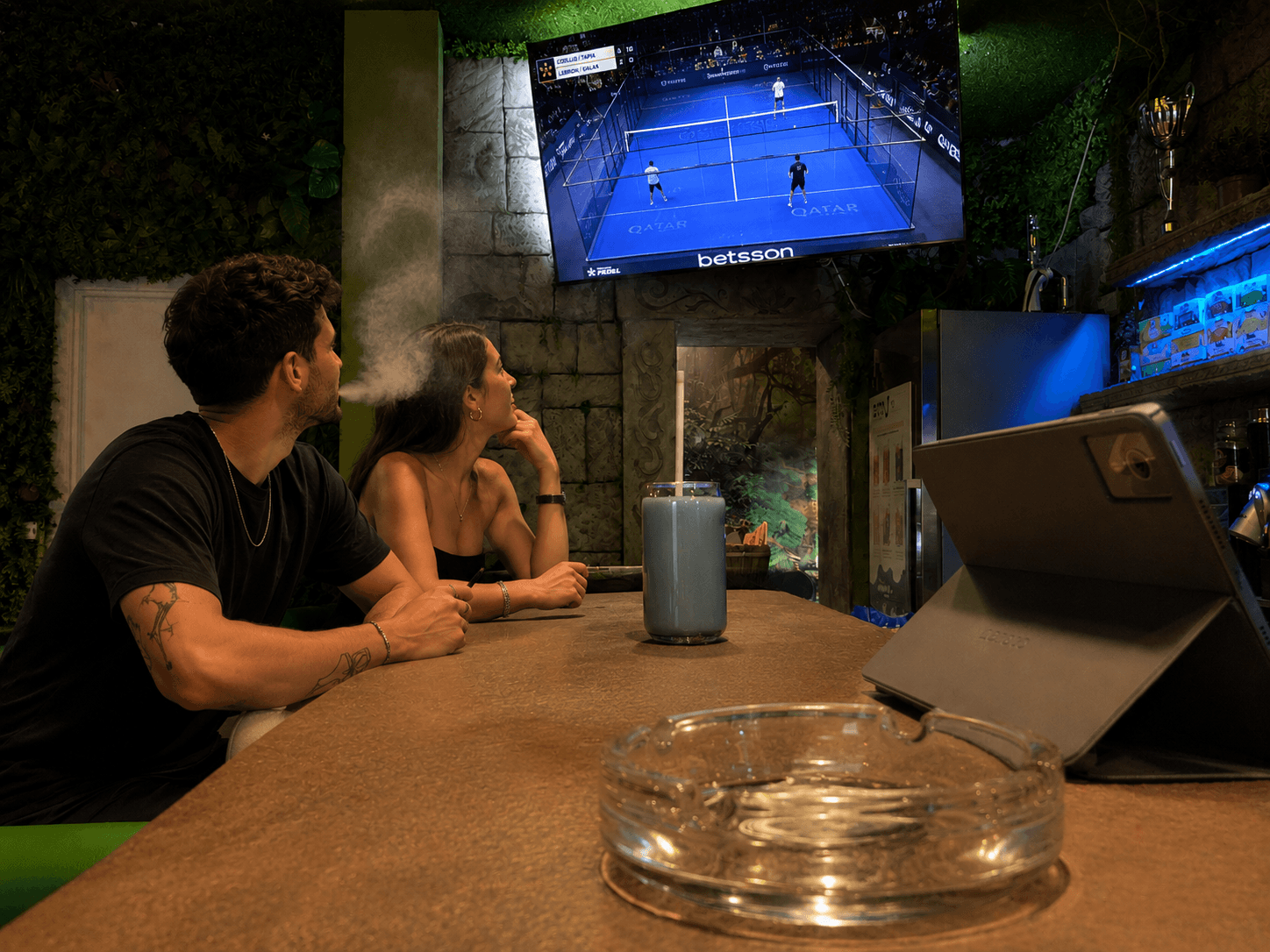 Evento privado para socios en The Jungle, club de cannabis cerca de Pacifico, Madrid